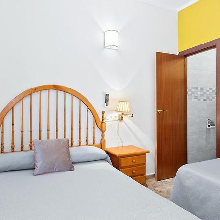 Hostal Santa Ana Барселона Экстерьер фото