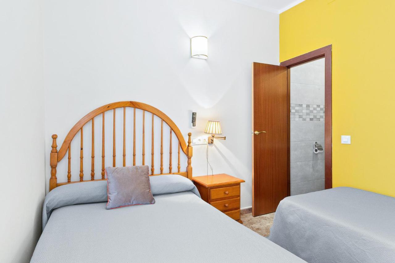Hostal Santa Ana Барселона Экстерьер фото
